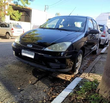 FORD FOCUS 1.6 GL 8V FLEX 4P MANUAL FORD FOCUS 1.6 GL 8V FLEX 4P MANUAL